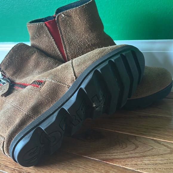 Girls Sorel Boots - Picture 4 of 4